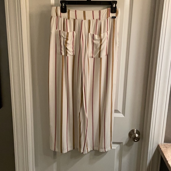 Wide Leg Cropped Boho Pants Back Pockets - Picture 5 of 5